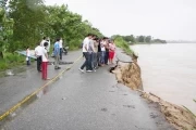 <p>Tramo que fue erosinado por el r&iacute;o Arauca. Foto: Voz del Cinaruco.</p>
